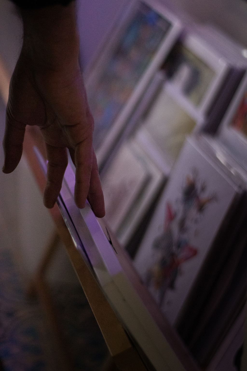 Candid moment at a Barcelona event